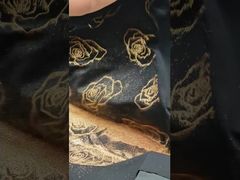 Máy bán đồ trang sức cho quần áo, da, giày dép, mũ, khăn và các sản phẩm dệt khác