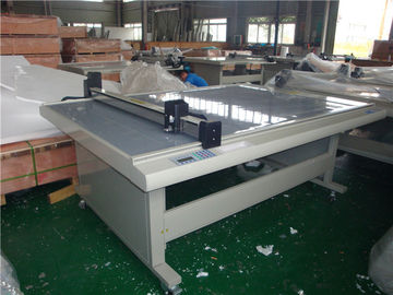 Hoàn toàn tự động phẳng Cutter Plotter / Ban Cutter Máy Với phần mềm tiếng Anh