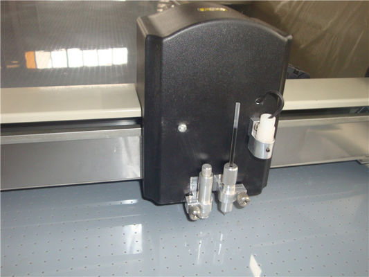 Máy cắt mẫu giấy kỹ thuật số, Máy cắt tự động